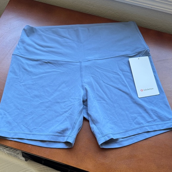 lululemon Align High Rise Short 6” Sky Blue Bike Shorts - Picture 4 of 5